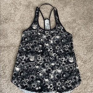 Lululemon black and white tank top